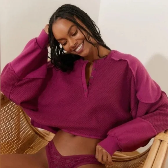 Urban Outfitters Pink Off-the-Shoulder Sweater - Picture 2 of 4